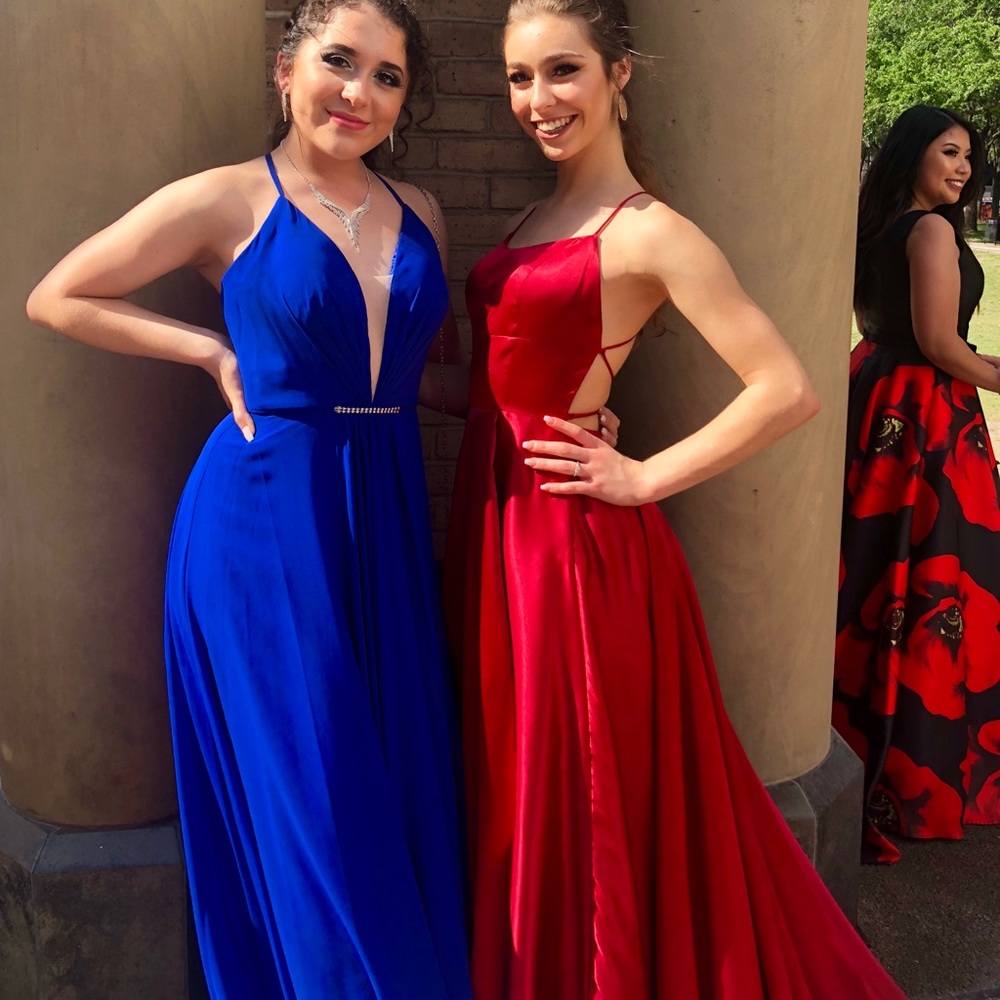 RED SHERRI HILL PROM DRESS